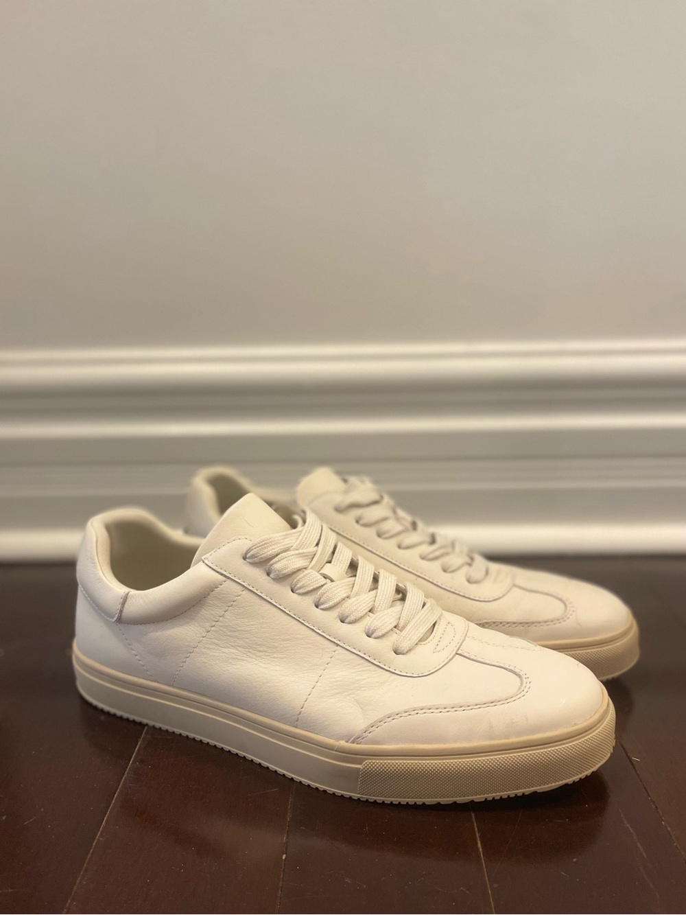 Men’s cream white dress sneakers